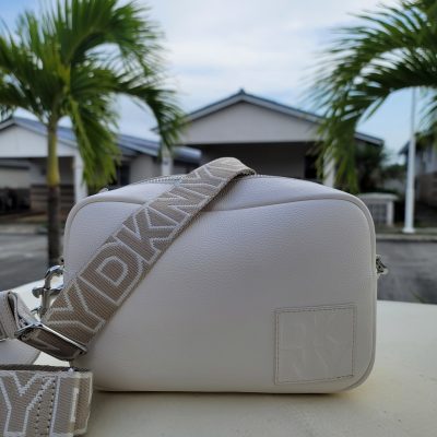 DKNY, сумка Кenza Camera Bag, цвет маршмеллоу